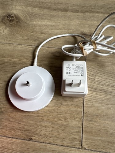 Tonies Toniebox Red Audio Player w/ Charger ~ Kids Storytelling Music Box - 第 8/9 張圖片