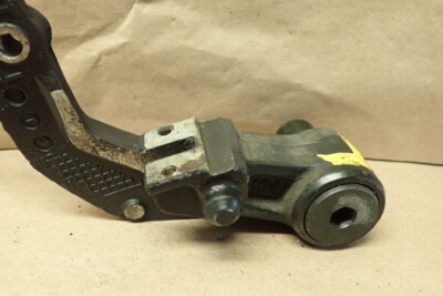 1983 HONDA VF1100C FRONT LEFT BRAKE CALIPER MOUNT | eBay
