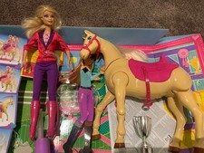 Mattel Barbie und Reitunterricht Tawny X 2630 Top Zustand mit Pferd und PokalOVP