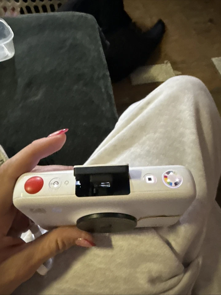 Cámara de impresión instantánea Kodak Step con sensor de imagen de 10 MP y tecnología Zink, blanca Foto 4 de 4