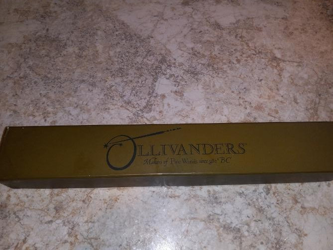 Wizarding World Harry Potter Interactive Ollivanders Holly 8 Wand Universal