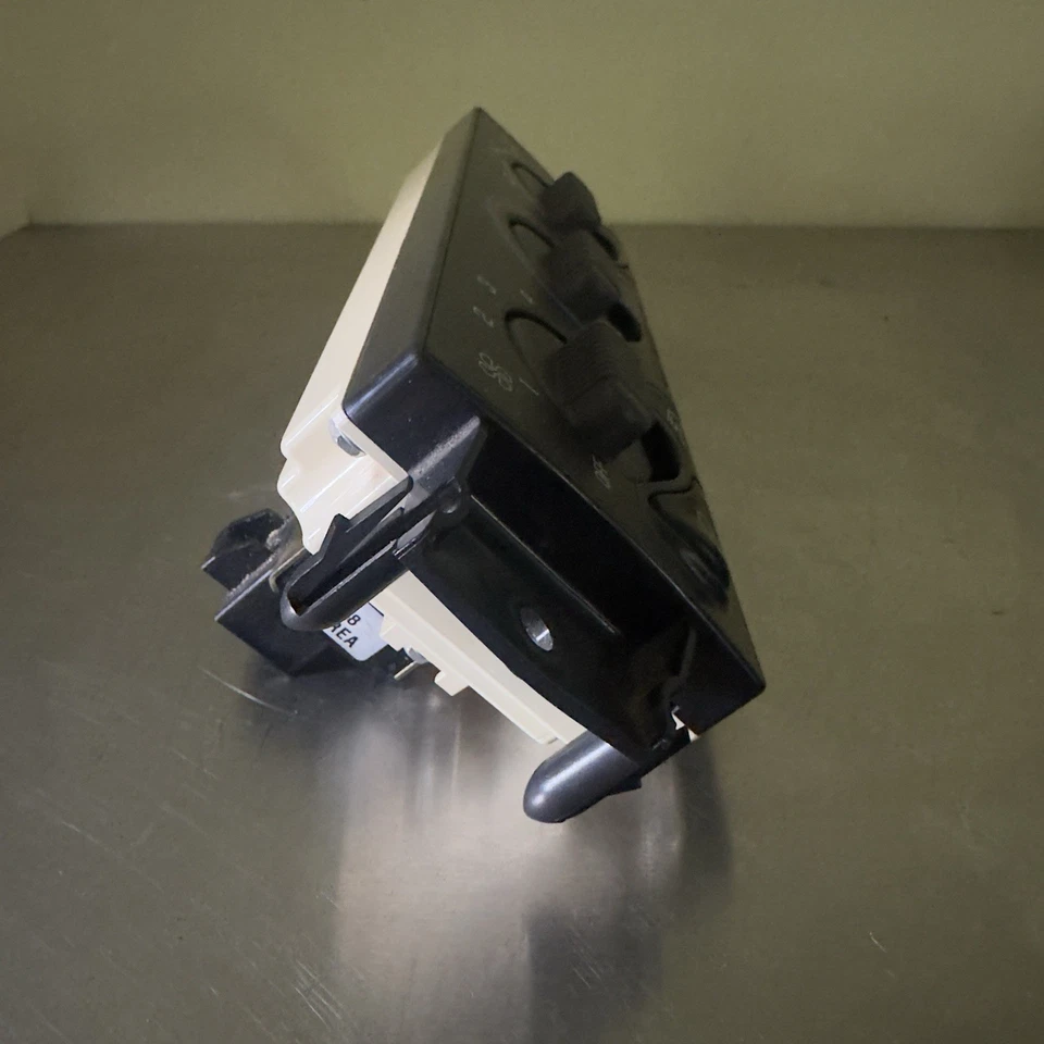 00-02 Controles de climatización Chevrolet Tahoe SUBURBAN GMC Yukon 15060162 Foto 3 de 4