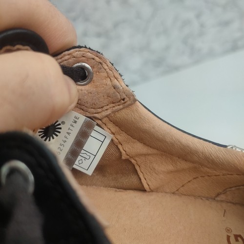 ZAPATILLAS UGG MILO MUJER. UK TALLA 6.5 CUERO NEGRO - Imagen 13 de 13