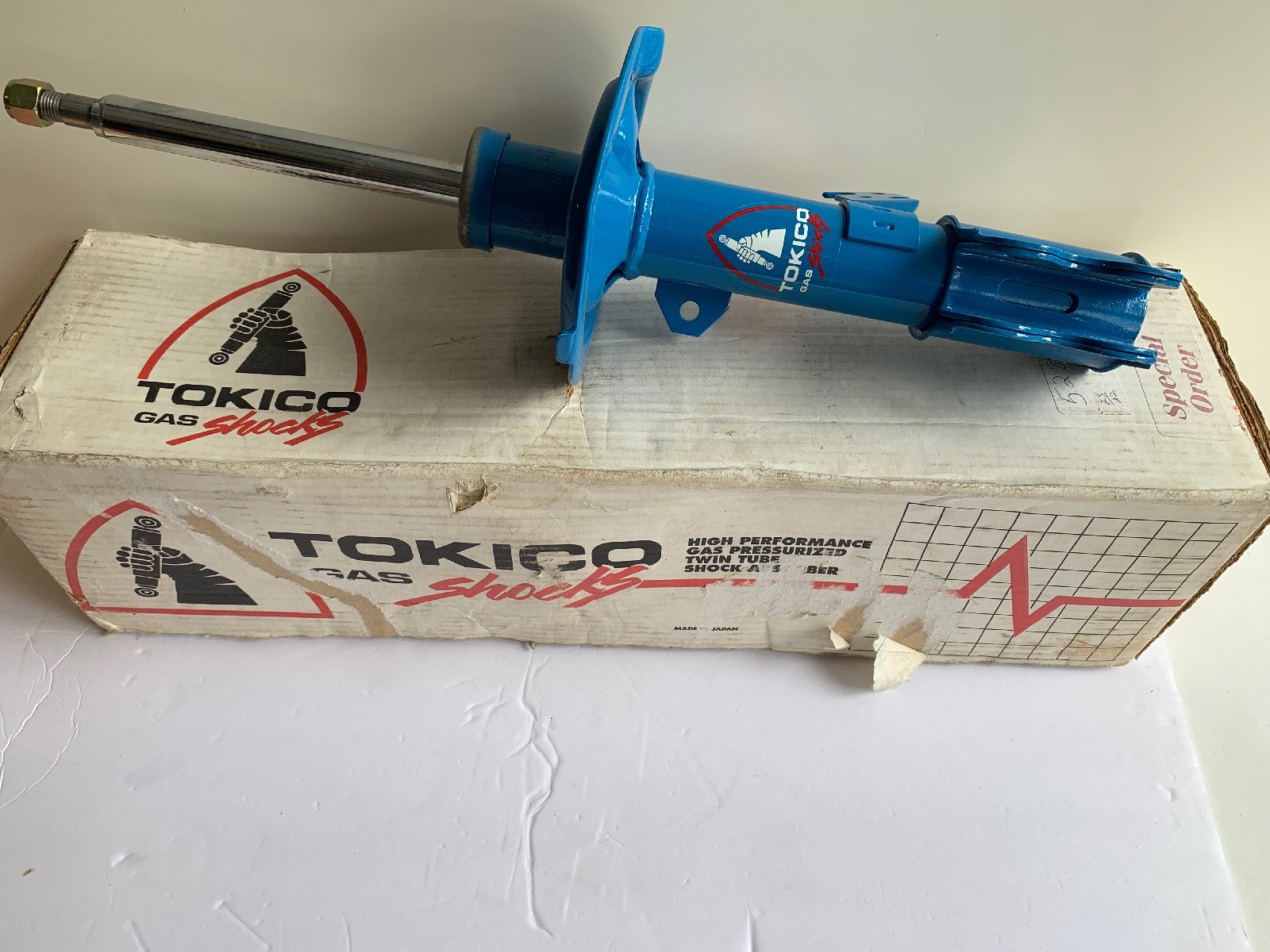 Tokico High Performance Gas Pressurized Twin Tube Shock Absorber (Right