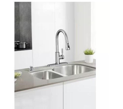 Garrick Single-Handle Pull-Down Sprayer Kitchen Faucet in Chrome - Bild 5 von 6