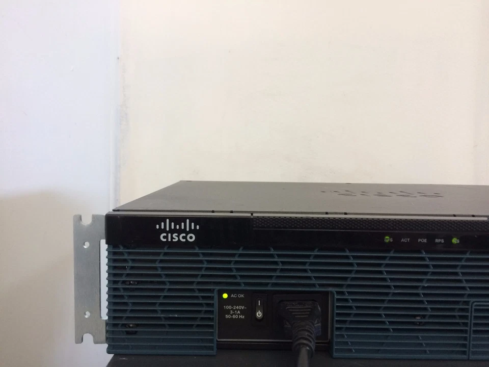 CISCO 2911-VSEC/K9 Gigabit VOICE SECURITY ROUTER PVDM3-32 VIC2-4FXO ios-15.7 CME - Image 3 of 4