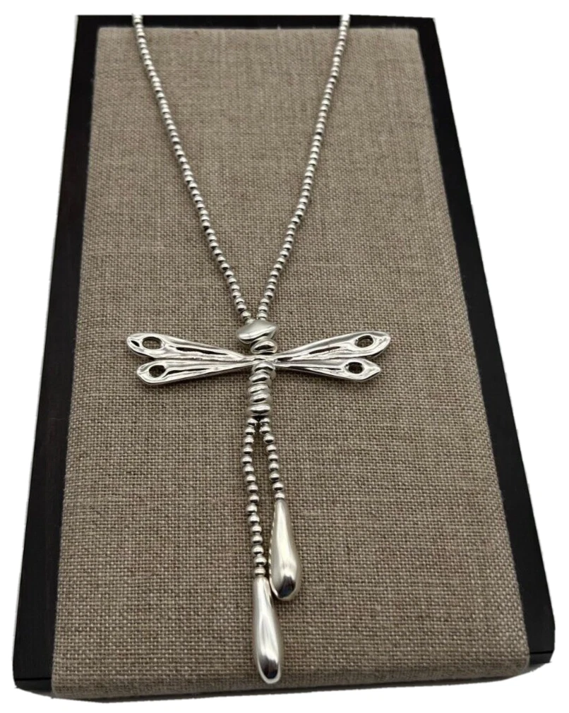Uno de deals 50 dragonfly necklace