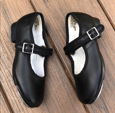 black stylish flats
