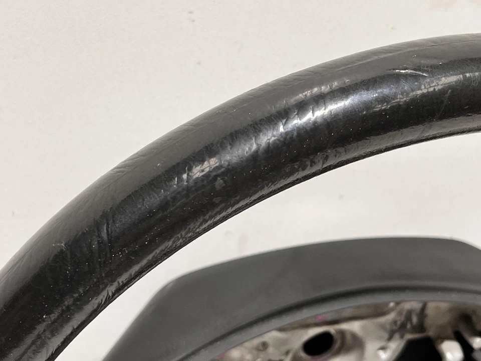 Toyota Corolla Steering Wheel ZZE122 12/2001-06/2007 - image 3 of 4