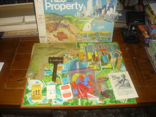Milton Bradley Prize Property Board Game, 1974, Complete - Picture 6 of 10