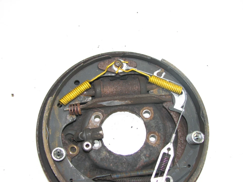 Jeep Grand Cherokee ZJ 93-95 Rear Drum Brake Backing Plate Driver Left 10 Inch - Image 3 of 4