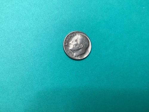 1975 10C NO MINT MARK ROOSEVELT DIME, Good Condition, FREE SHIPPING **