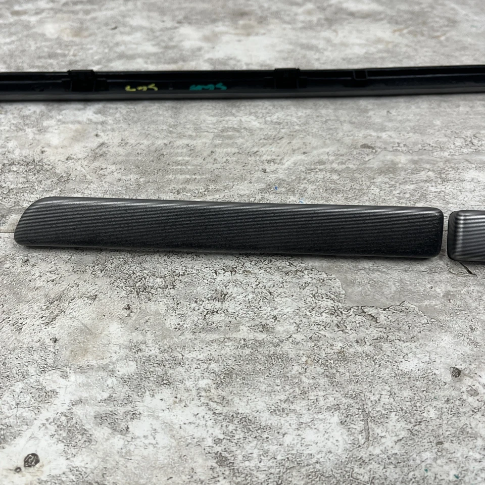 1992-1996 Ford F-Series Bronco Dashboard Trim Strip Set XLT LEIA! Fabricante de equipamento original - Imagem 3 de 4