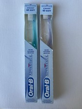 Lot of 2 NOS Oral-B Advantage Toothbrushes 40 Soft Straight Indicator vtg 1996