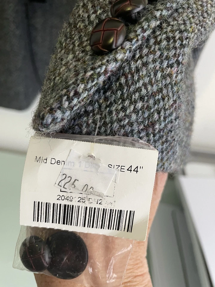 Harris Tweed Mid Denim 1 DN 2 Blazer Size 44” New With Tags. - Image 4 of 4