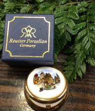 Reutter Porzellan Germany Porcelain Jewelry Pill Box 2” Wide. Rothenburg, NIB