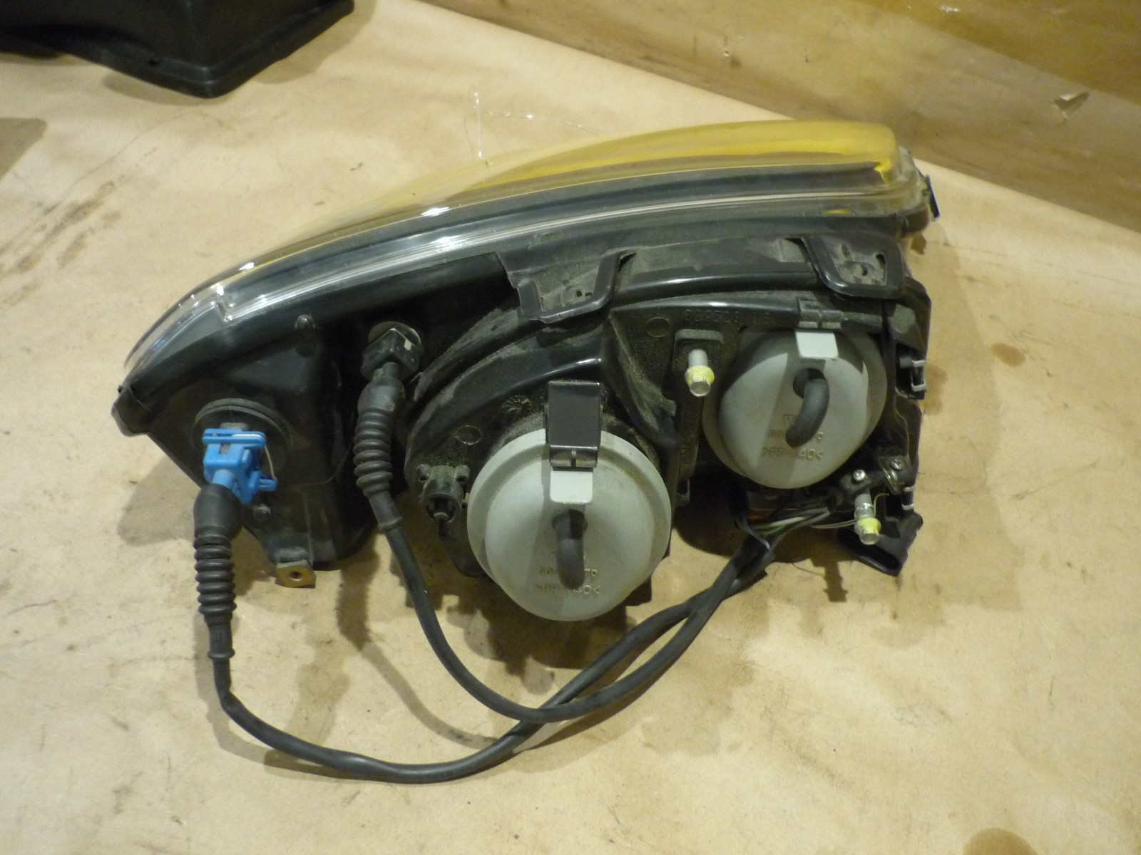 Ferrari 550 - LH Headlight Giallo Modena (Yellow)  - P/N 65338355