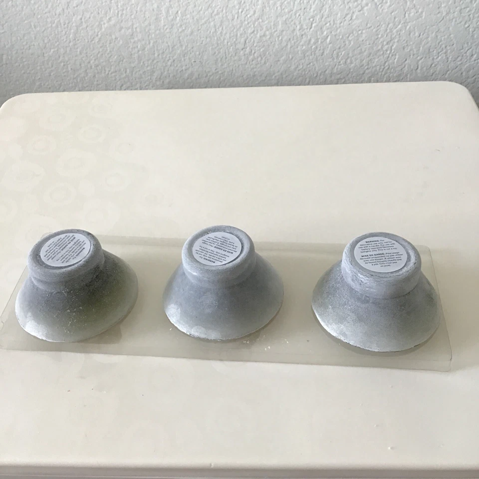 全新 Pottery Barn Laguna 磨砂玻璃有源烛台 3 件套 绿色 全新带盒 — 第 3/4 张图片