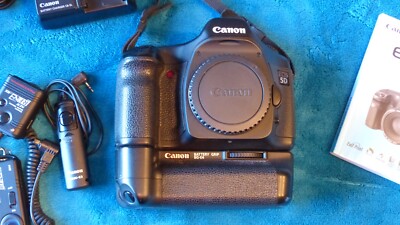 Viel Zubehör für Canon EOS 5D Mark I aus 1 Hand, kein Body