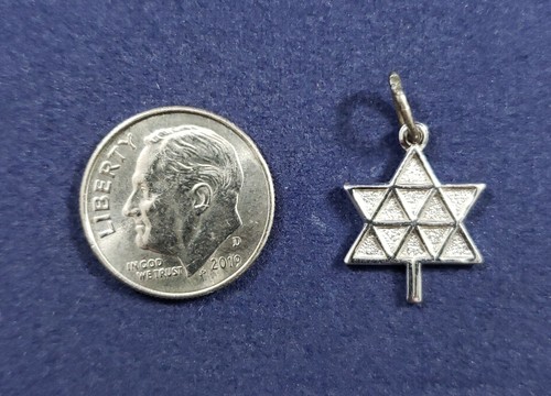 Canadian Centennial Maple Leaf Charm - Canada - 925 Sterling Silver - Picture 3 of 3