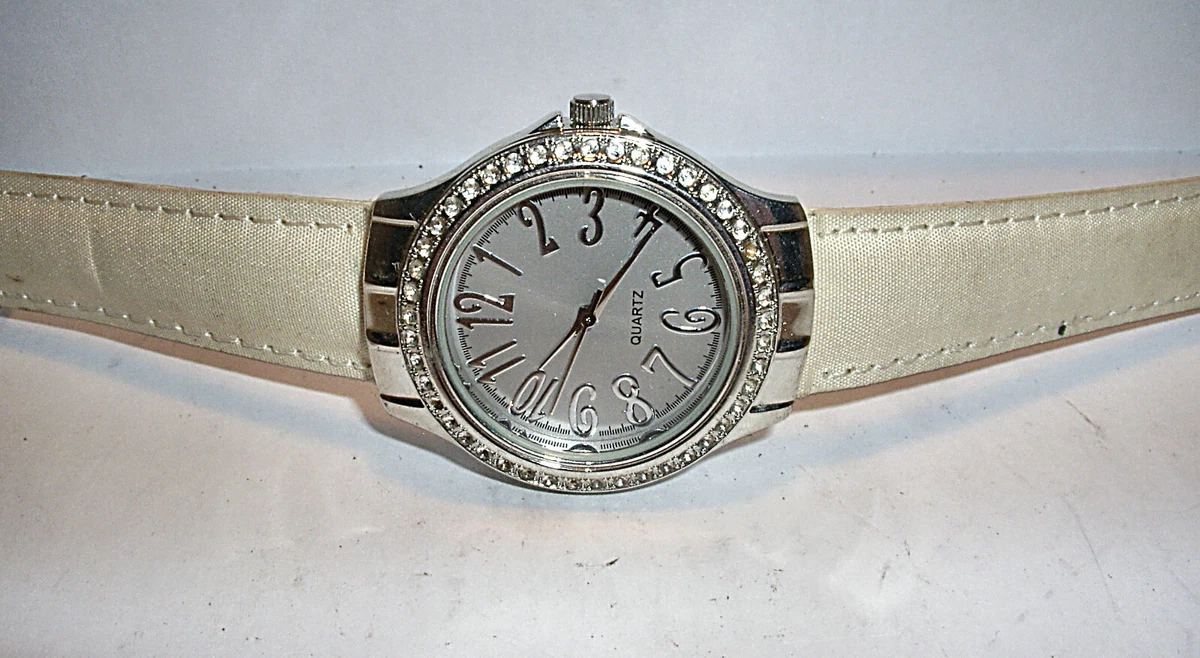 LADIES SPARKLY SILVER COLOUR STRAP WATCH
