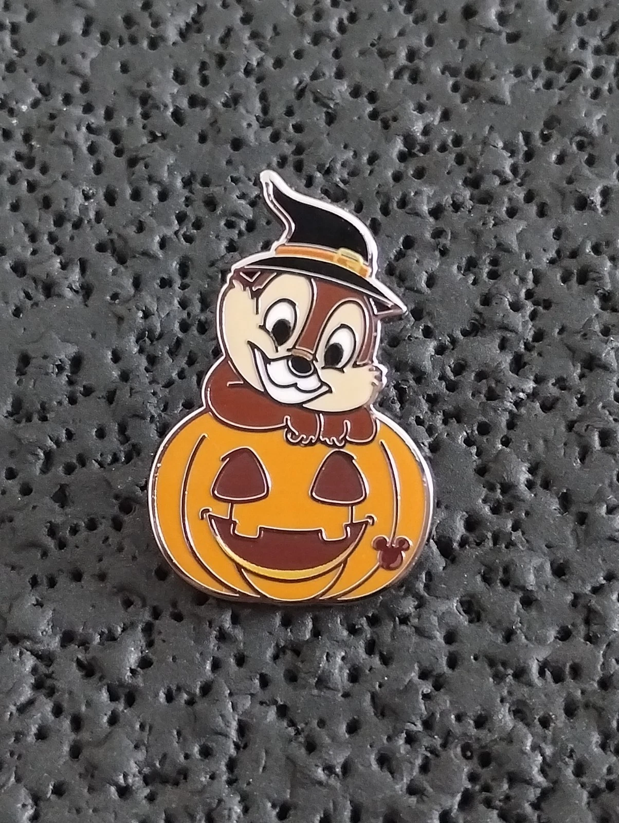 2026 Disney WDW Hidden Mickey Halloween Chip Enjoys Seasons Holidays Wave A Pin