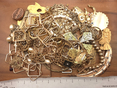 Vintage-Now 1+ Pound Gold Tone JUNK Broken CRAFT Chains Jewelry Making Lot 10