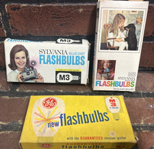 Vintage Flashbulbs GE M3  Sylvania Blue Dot M3 NOS 25 Bulbs