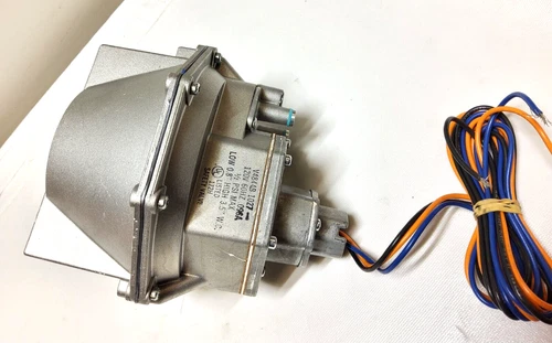 New Honeywell V8944B1027 Diaphragm Gas Valve 2-Stage Pressure Regulating Valve