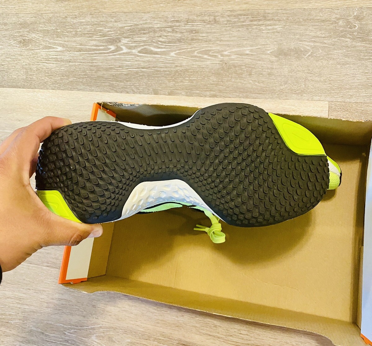Nike ZoomX Invincible Run Flyknit Volt Black CT2228-700 