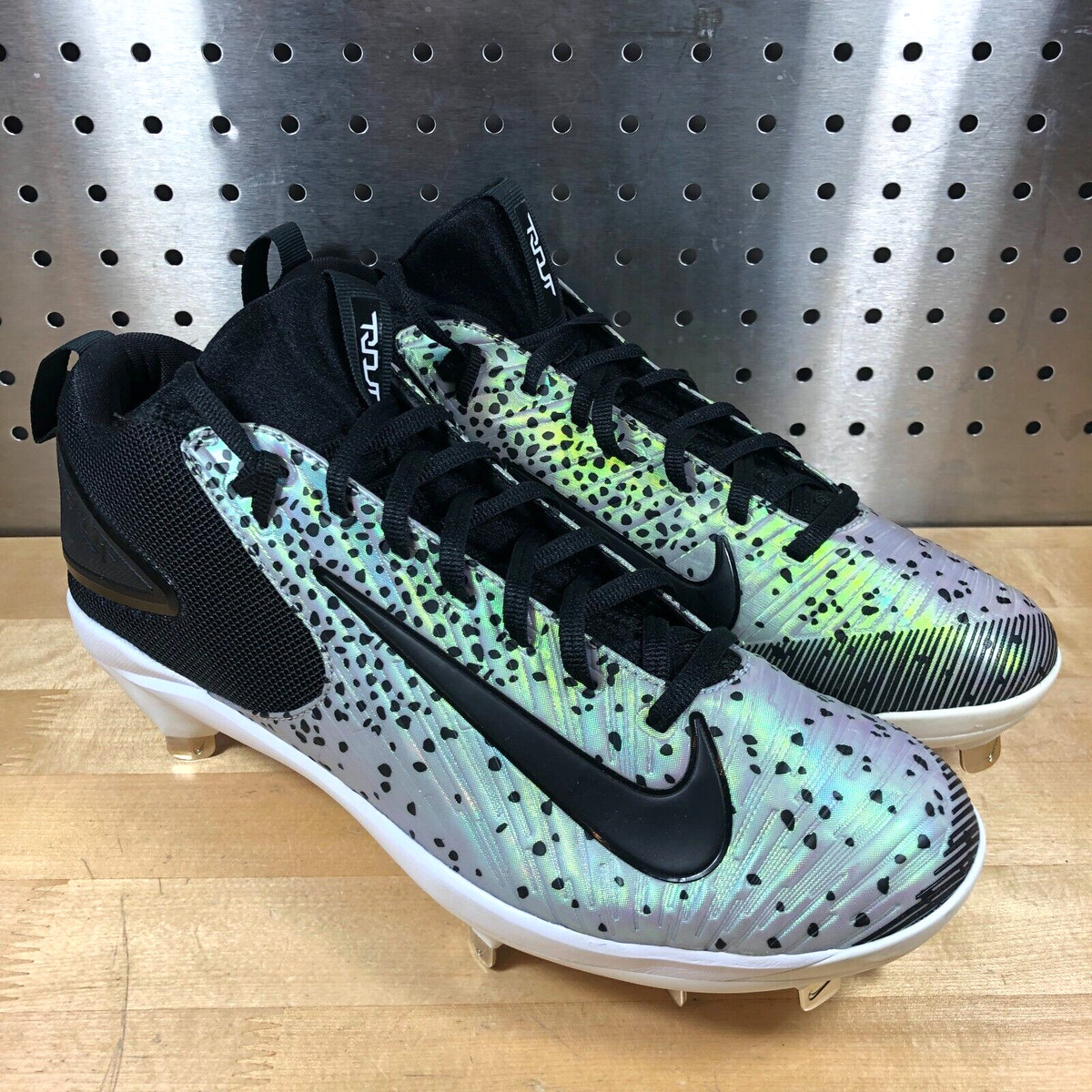 gucci baseball cleats