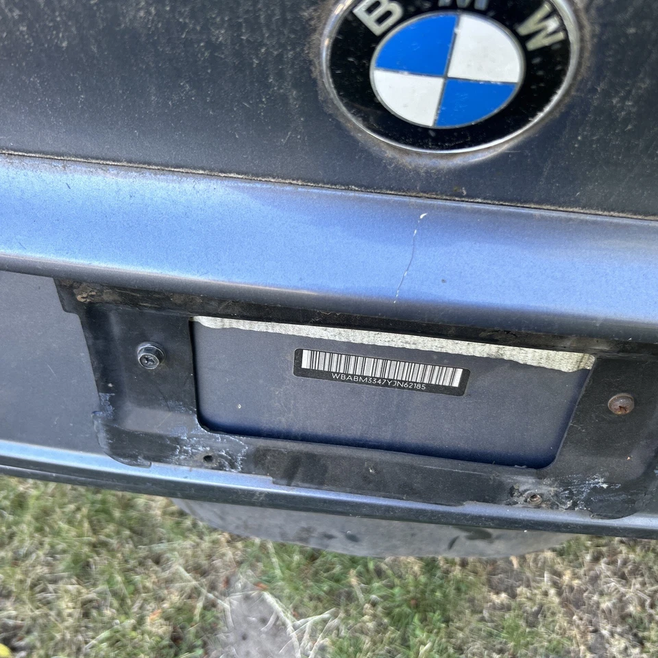 2000 BMW 328 Ci Coupe Trunk Lid - Image 4 of 4
