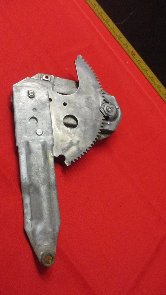 1969 1970 CHEVROLET IMPALA CUSTOM AND CAPRICE QUARTER WINDOW REGULATOR LEFT - Изображение 4 из 4