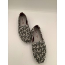 TOMS Women's Slip On Shoes Gray White Herringbone Pattern Size 7