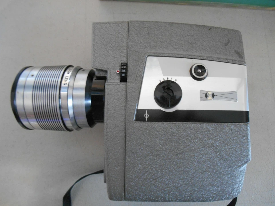 Cámara eléctrica Eye Matic Revere Power Zoom de colección con caja Foto 4 de 4