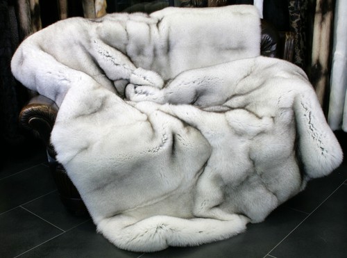 365 Blue fox fur blanket - natural - full furs - SAGA FURS Real Fur Throw Cover - Picture 3 of 10