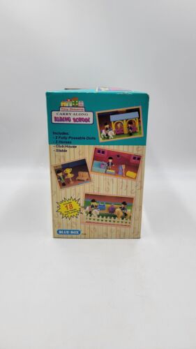 Vintage Blue Box Tiny Dreams Puppenhaus Mitnehmen Reitschule Spielset Lesen - Bild 4 von 10