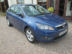 Ford-Focus-1-6-Zetec-100ps-2009-80k-1-Former-keeper-Full-service-history