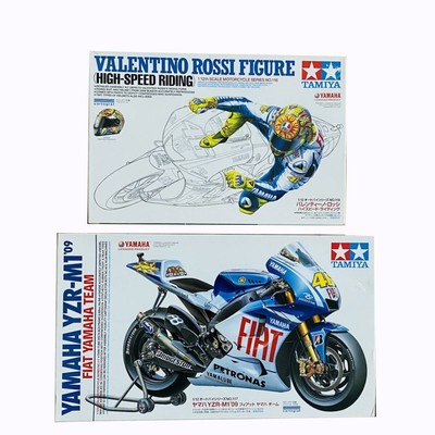TAMIYA 1/12 YAMAHA YZR-M1 09 FIAT YAMAHA TEAM #14117 w/Valentino 