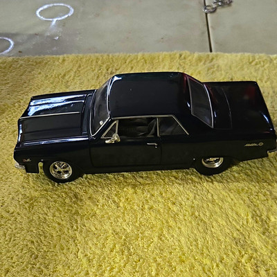 Ertl American Muscle 1966 Chevrolet Chevelle Malibu 1:18 Black Diecast Doors