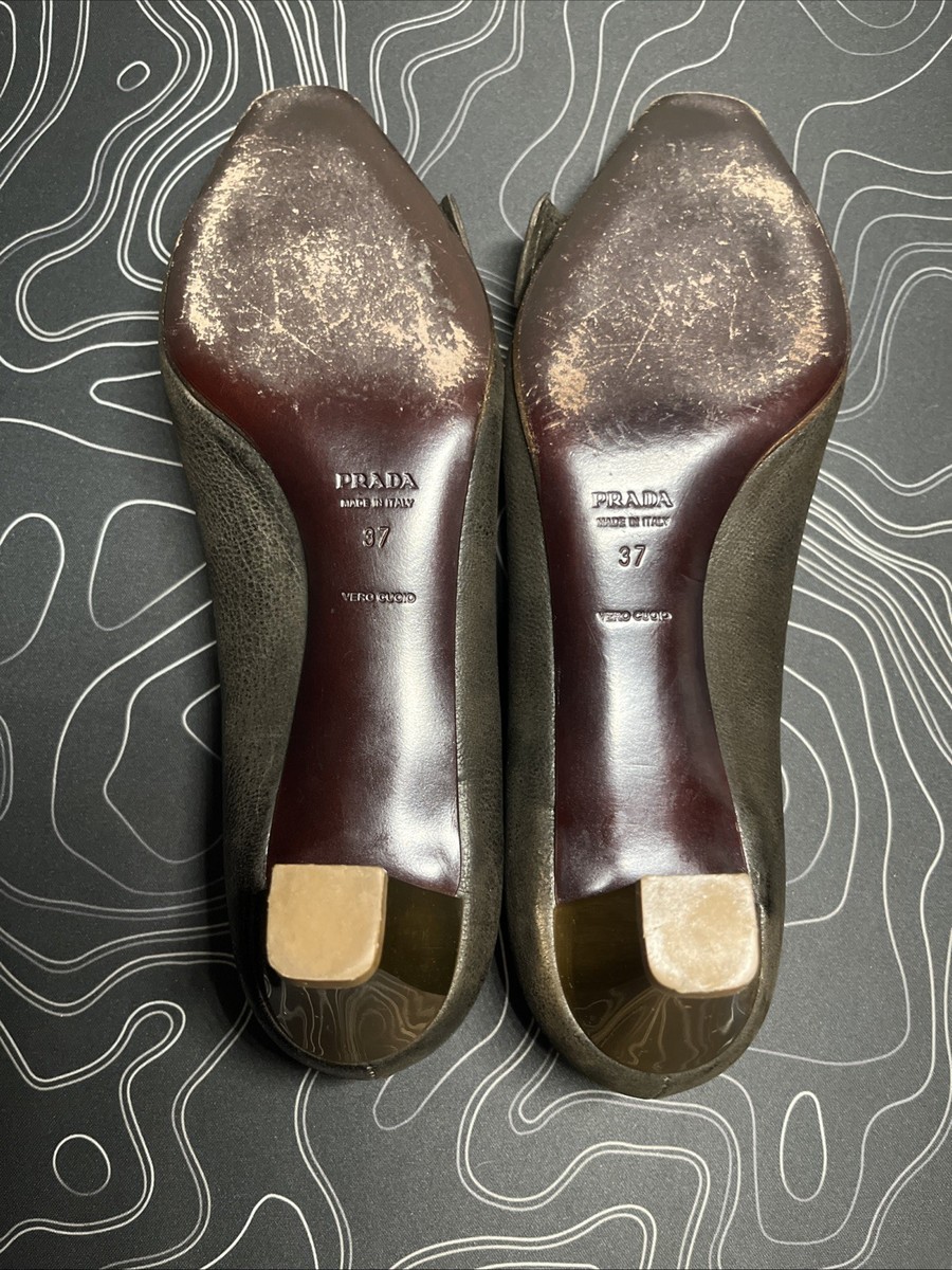 Vintage Prada Brown Gold Leather Gold Buckle Gold Heel Pumps Euro