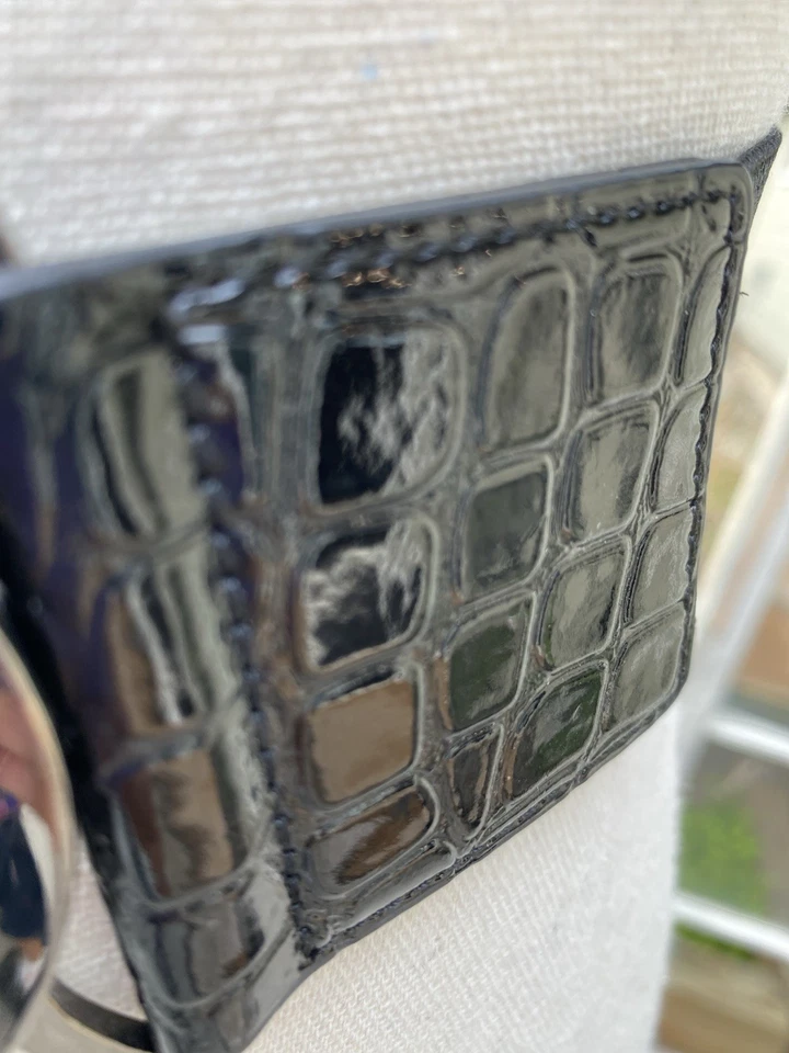 Cinto feminino elástico preto couro sintético crocodilo em relevo pequeno/médio Gunmetal Nine West - Imagem 3 de 4