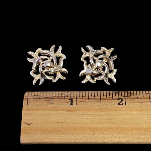 Vtg Sarah Coventry Gold Tone Textured Swirl Thorn Vine Clip On Earrings Signed - Picture 2 of 5