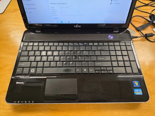 Fujitsu Lifebook AH531 Laptop 15.6" Intel i5-2410M, 4GB RAM, 240GB SSD, Win 10 - Afbeelding 4 van 16