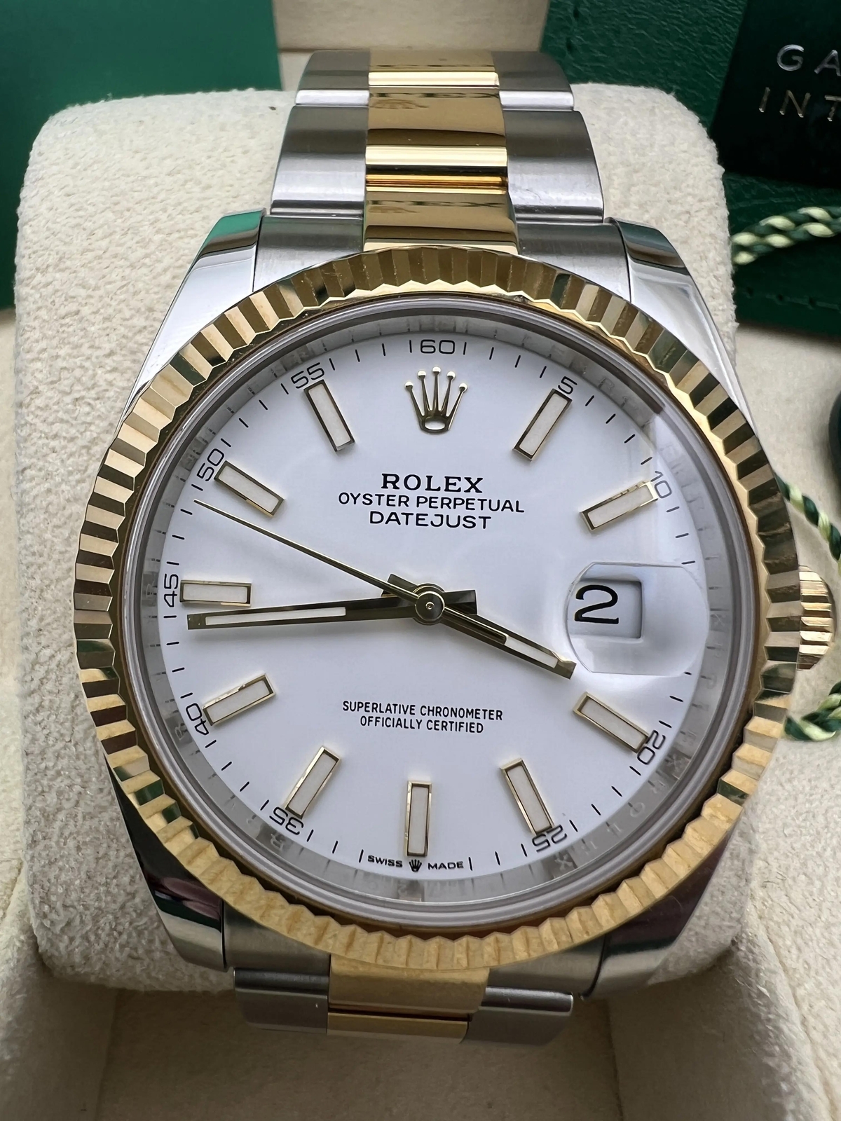 Pristine Rolex Datejust 41 126333 18K Gold Fluted White Dial Pristine Rolex Datejust 41 126333 18K Gold Fluted White Dial