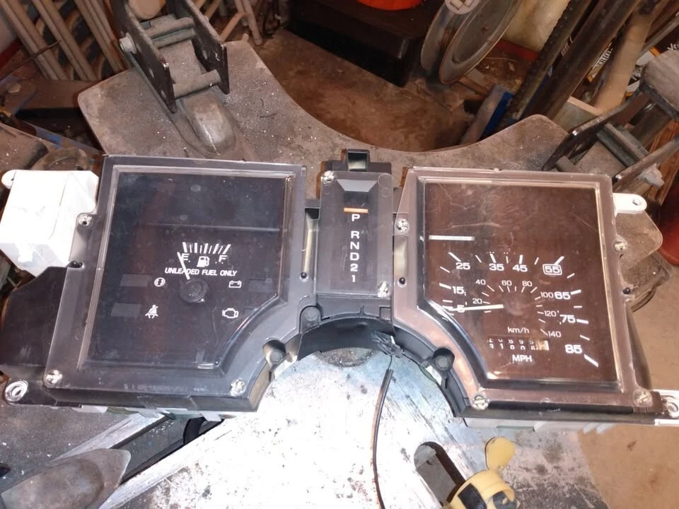 Cuadro de instrumentos y panel Ford Granada 81 82 Foto 3 de 4