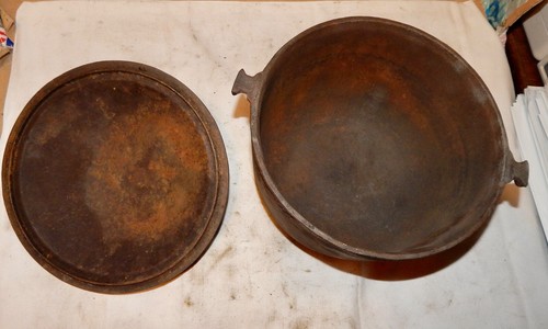 Cast Iron Round Bottom Kettle & Lid 8”x 6” Dutch Oven Cooking Utensils 288W - Picture 2 of 7