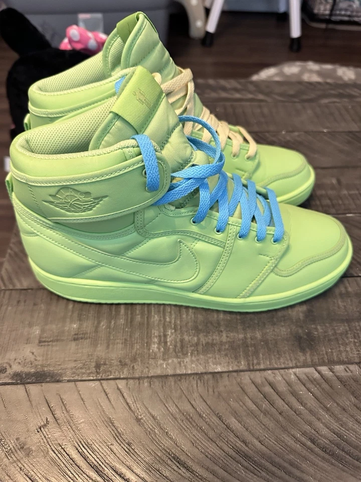 Talla 11.5W Billie Eilish x Air Jordan 1 KO Voltio W. Talla 10M Foto 2 de 4