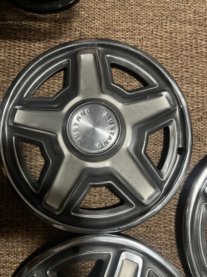 Tapacubos Ford Mustang 1969 C9zz-1130-A 69 FoMoCo GRANDE como nuevo de lote Foto 3 de 4