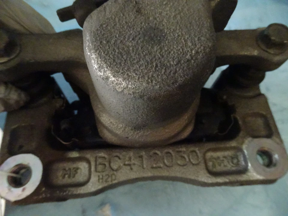 Pinza de freno izquierda del conductor trasero izquierdo Saturn Vue 2008-2010 3,5 L de fábrica fabricante original  Foto 4 de 4